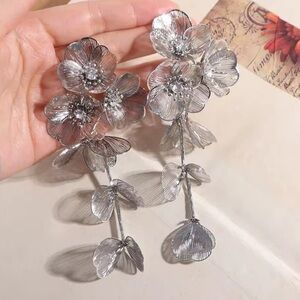 Zara Kate Middleton Famous Cascading Floral Earrings